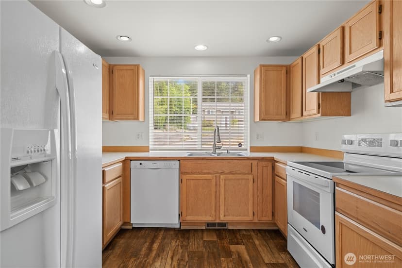 Property photo for 13716 21st Avenue E, Tacoma photo 10