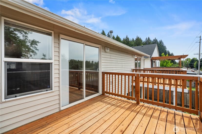 Property photo for 13716 21st Avenue E, Tacoma photo 12