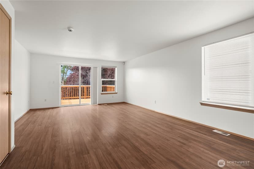 Property photo for 13716 21st Avenue E, Tacoma photo 9