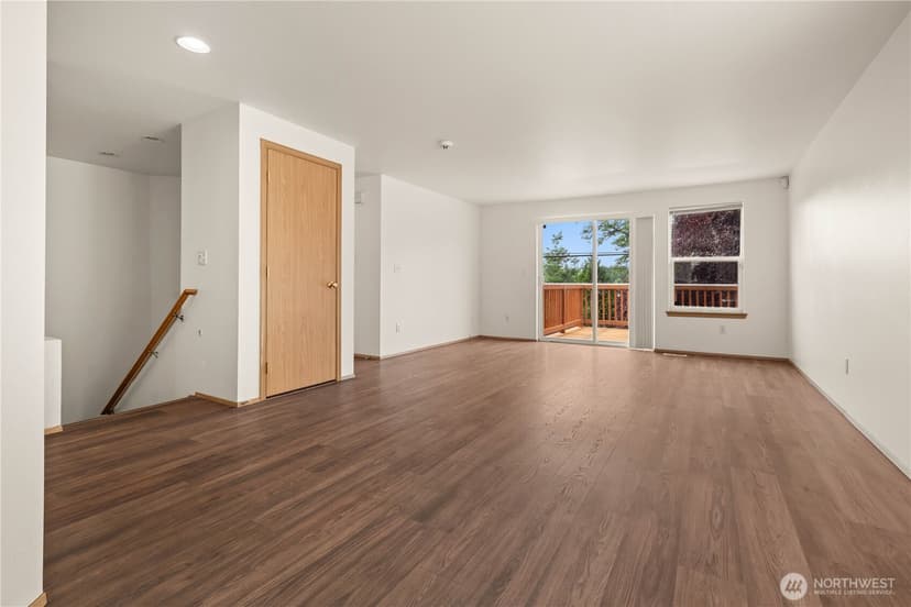 Property photo for 13716 21st Avenue E, Tacoma photo 6
