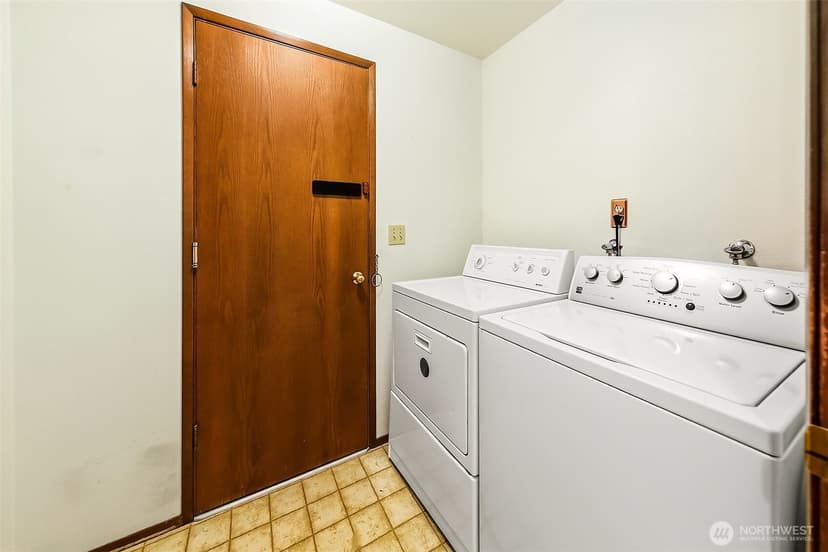 Property photo for 20832 88th Place W, Edmonds photo 15