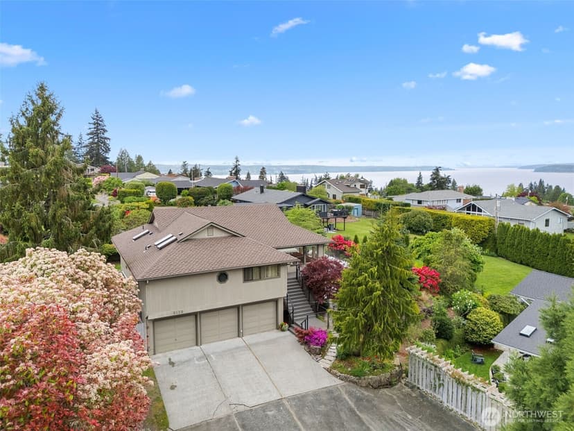 Property photo for 5128 Seaview Way, Everett photo 39
