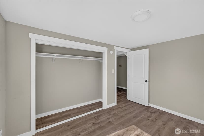 Property photo for 1402 Violet Meadow Street S, Tacoma photo 11