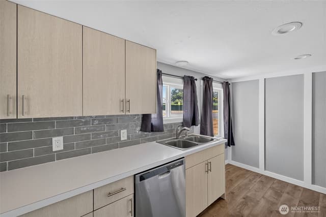 Property photo for 1402 Violet Meadow Street S, Tacoma photo 4