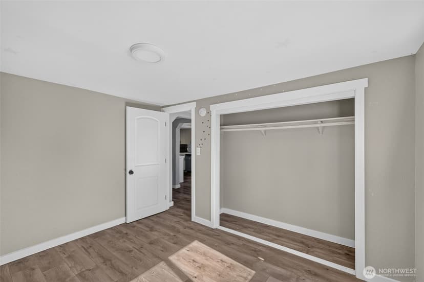 Property photo for 1402 Violet Meadow Street S, Tacoma photo 13