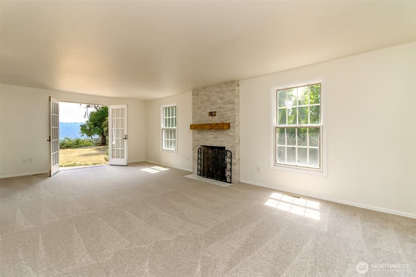 Property photo for 5403 Edgewood Drive E, Edgewood photo 9