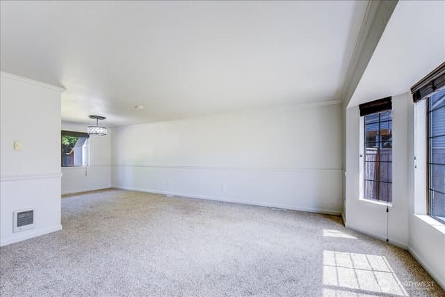 Property photo for 5019 139th Place NE, Marysville photo 4