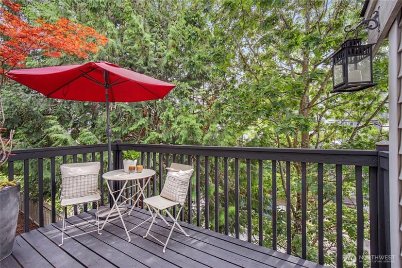 Property photo for 908 Hiawatha Place S #B, Seattle photo 11