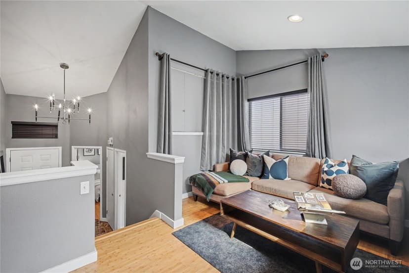 Property photo for 908 Hiawatha Place S #B, Seattle photo 18