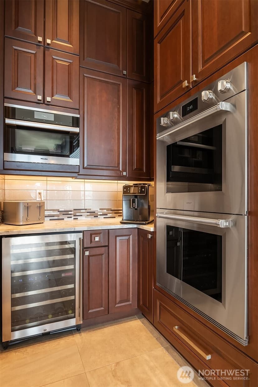 Property photo for 10410 NE 58th Street, Kirkland photo 15