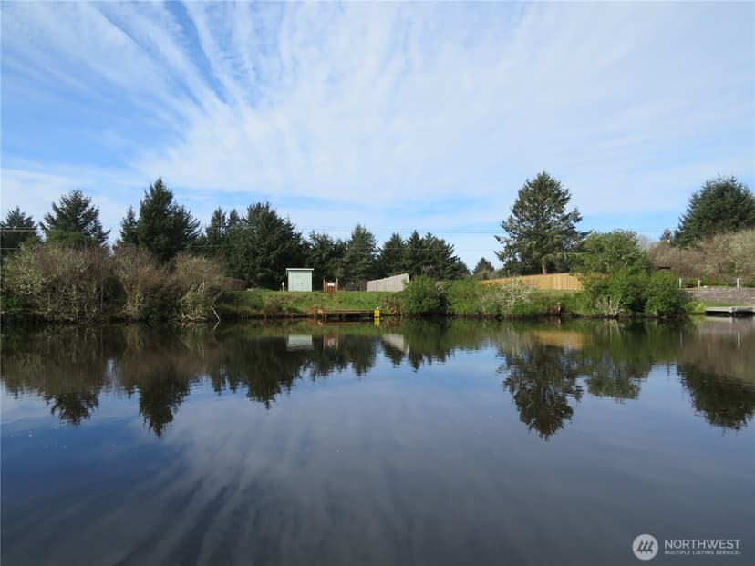 Property photo for 237 Dolphin Avenue NE, Ocean Shores photo 34