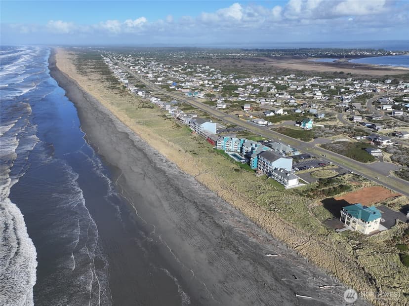 Property photo for 237 Dolphin Avenue NE, Ocean Shores photo 38