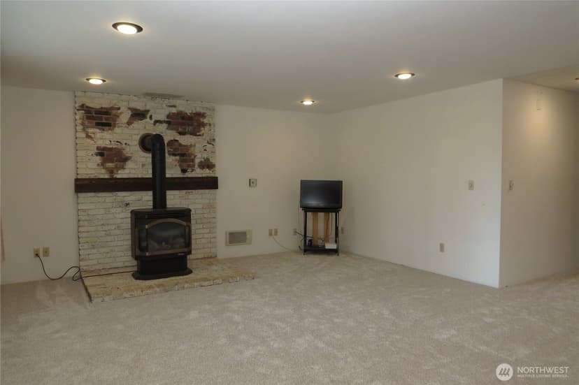 Property photo for 237 Dolphin Avenue NE, Ocean Shores photo 9