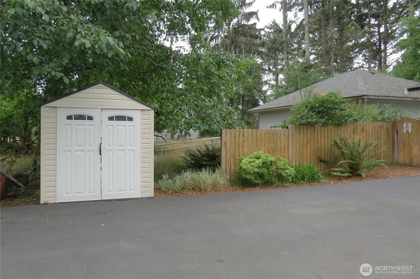 Property photo for 237 Dolphin Avenue NE, Ocean Shores photo 31