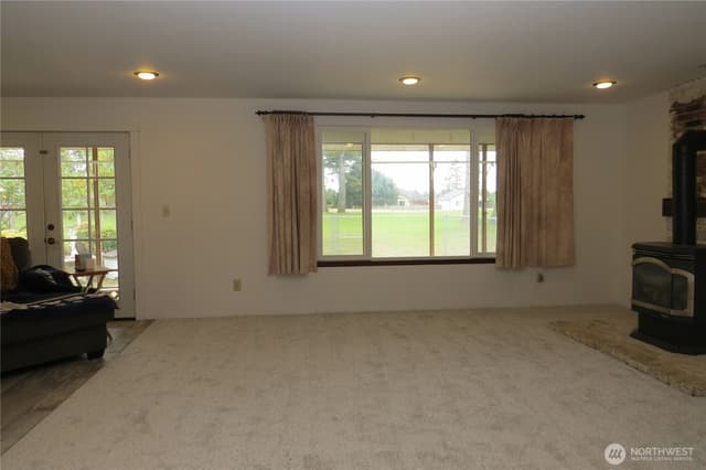 Property photo for 237 Dolphin Avenue NE, Ocean Shores photo 4