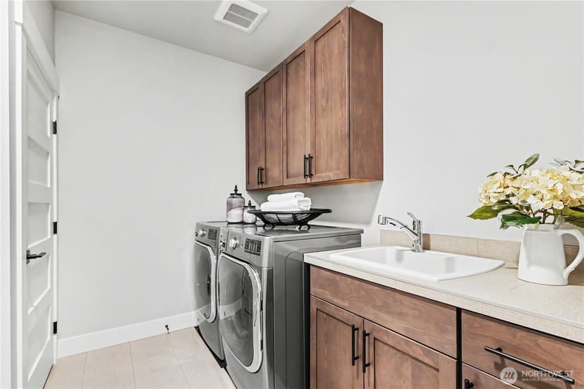 Property photo for 510 Viewcrest Drive NW, Issaquah photo 17