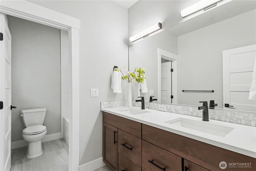 Property photo for 510 Viewcrest Drive NW, Issaquah photo 19