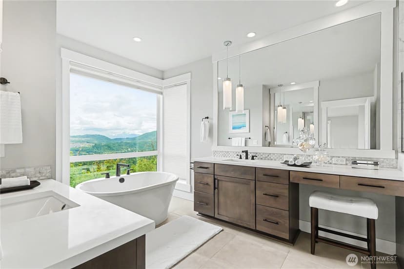Property photo for 510 Viewcrest Drive NW, Issaquah photo 24