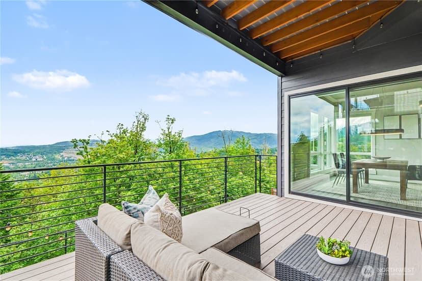 Property photo for 510 Viewcrest Drive NW, Issaquah photo 8