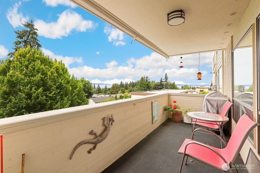 Property photo for 1130 5th Avenue S #201, Edmonds photo 2