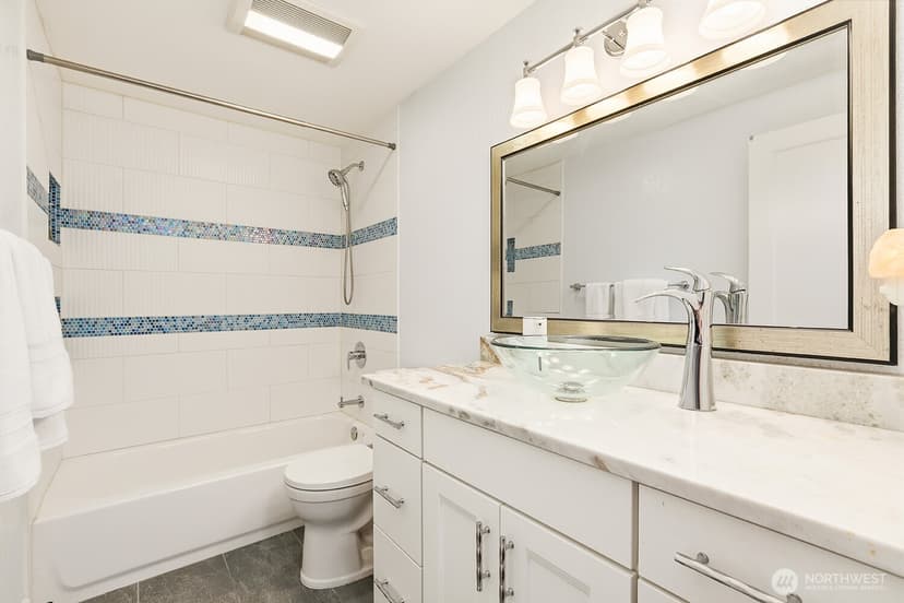 Property photo for 1130 5th Avenue S #201, Edmonds photo 19