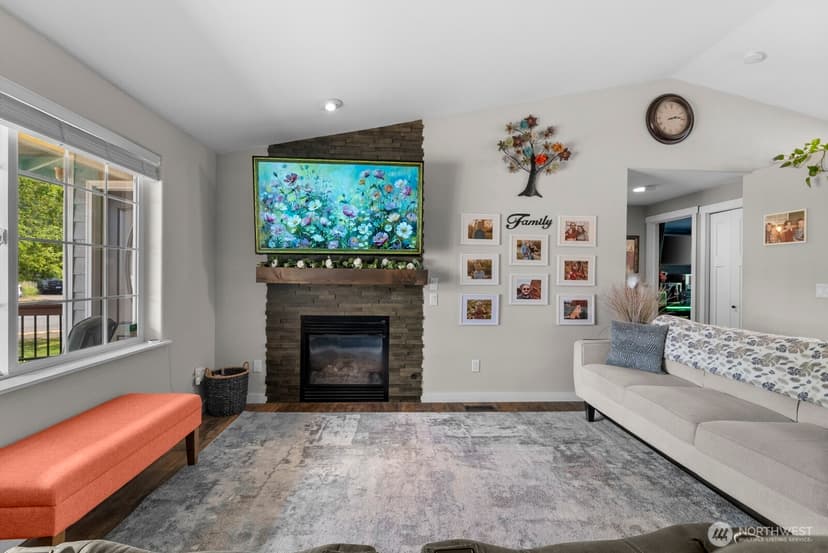 Property photo for 20530 Lois Lane, Arlington photo 6