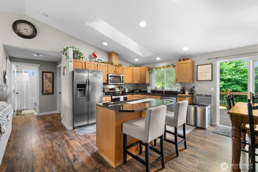 Property photo for 20530 Lois Lane, Arlington photo 8