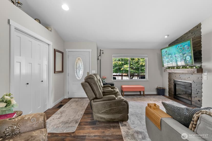 Property photo for 20530 Lois Lane, Arlington photo 5
