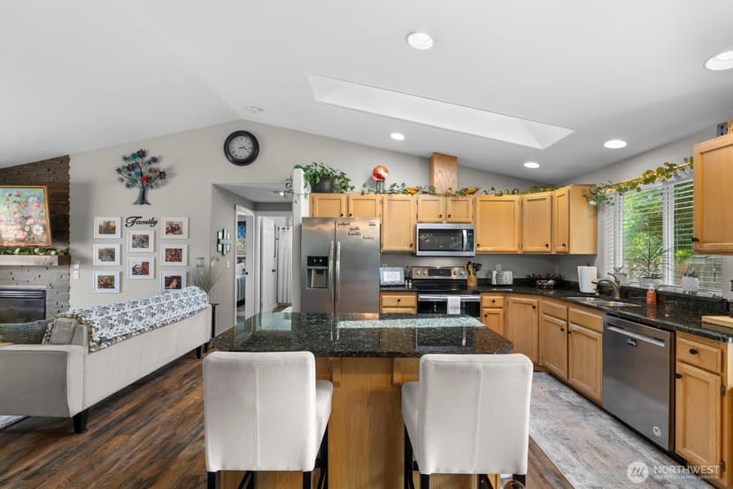 Property photo for 20530 Lois Lane, Arlington photo 9