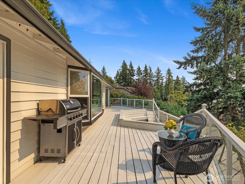 Property photo for 10830 Lake View Drive, Lake Stevens photo 33