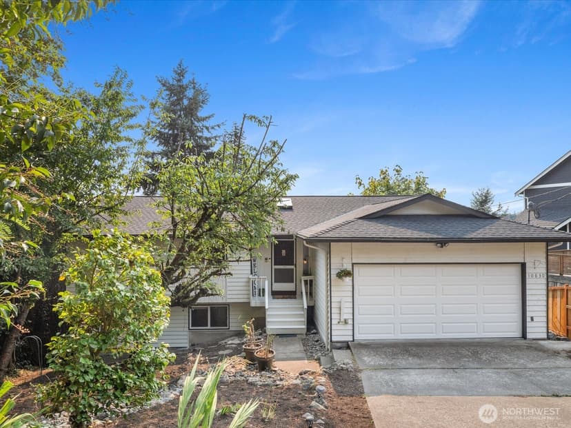 Property photo for 10830 Lake View Drive, Lake Stevens photo 3