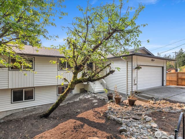 Property photo for 10830 Lake View Drive, Lake Stevens