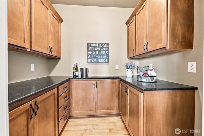Property photo for 5601 48th Avenue E, Tacoma photo 10