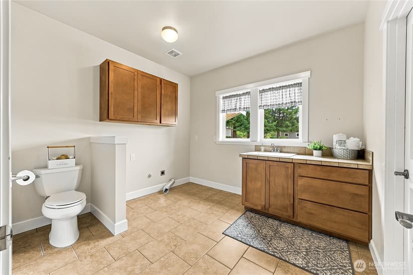 Property photo for 5601 48th Avenue E, Tacoma photo 20