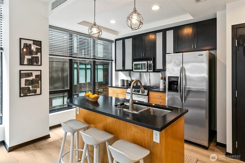 Property photo for 2716 Elliott Avenue #605, Seattle photo 7