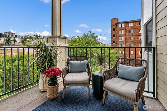 Property photo for 530 4th Avenue W #503, Seattle