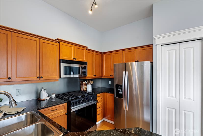Property photo for 530 4th Avenue W #503, Seattle photo 8