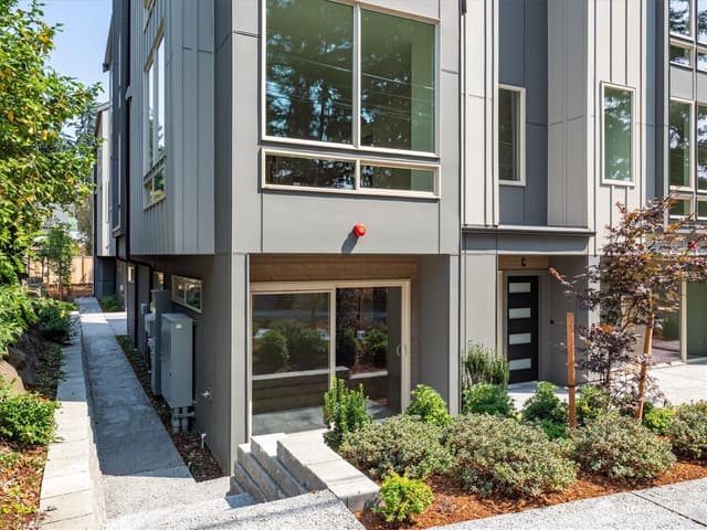 Property photo for 18032 C Sunnyside Avenue N, Shoreline