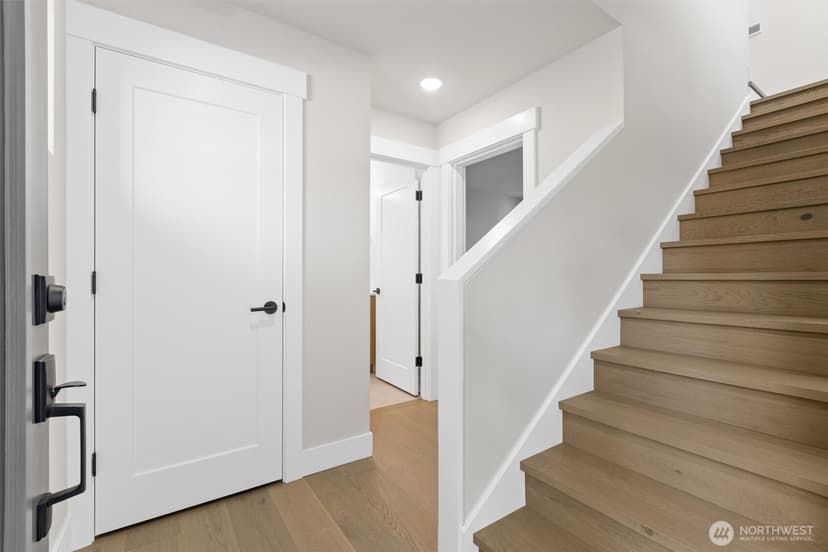 Property photo for 1407 29th Avenue #B, Seattle photo 2