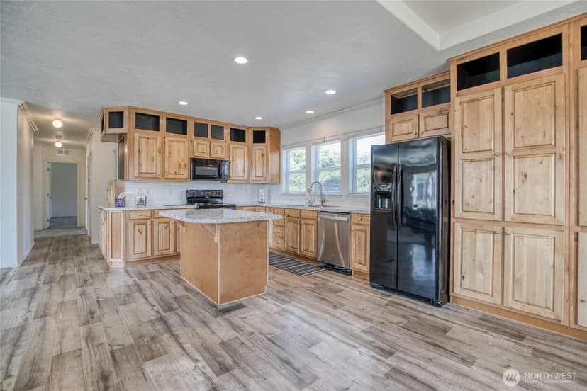 Property photo for 141 Frigate Street NW, Ocean Shores photo 10