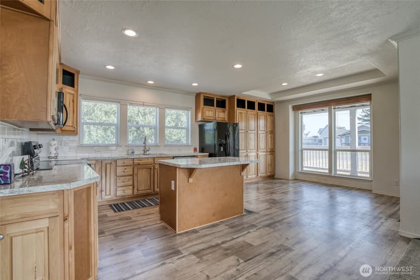 Property photo for 141 Frigate Street NW, Ocean Shores photo 9