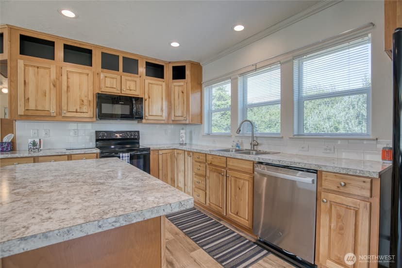 Property photo for 141 Frigate Street NW, Ocean Shores photo 13