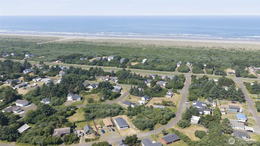 Property photo for 141 Frigate Street NW, Ocean Shores photo 34