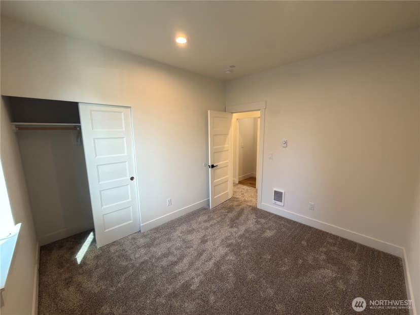 Property photo for 10528 13th Avenue W #A, Everett photo 17
