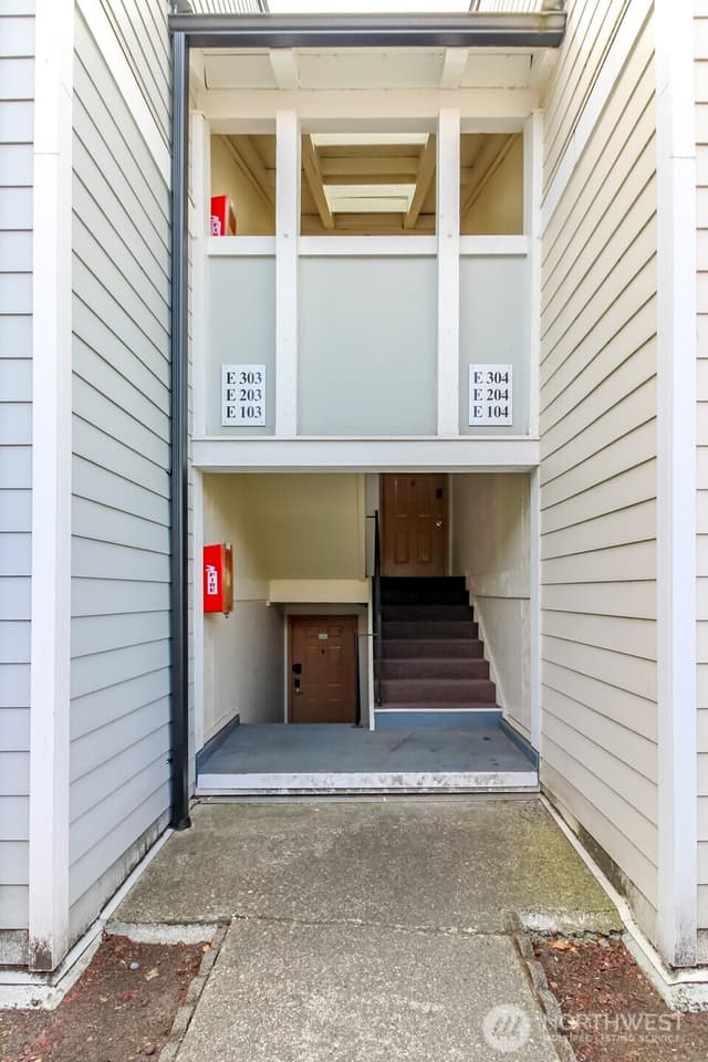 Property photo for 15280 Macadam Road S #E104, Tukwila photo 3