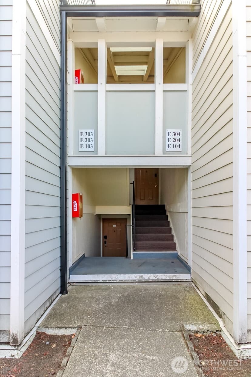 Property photo for 15280 Macadam Road S #E104, Tukwila photo 3