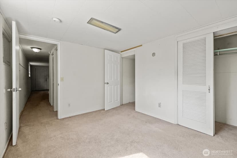 Property photo for 14709 58th Avenue S, Tukwila photo 28