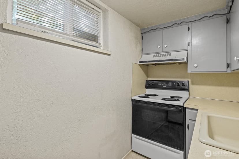 Property photo for 14709 58th Avenue S, Tukwila photo 25