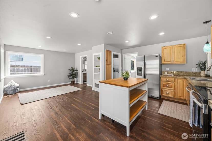 Property photo for 2437 Rocky Point Road NW, Bremerton photo 15