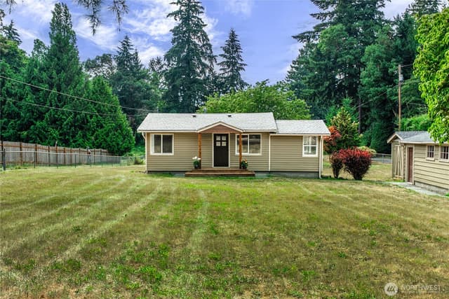 Property photo for 2437 Rocky Point Road NW, Bremerton photo 3